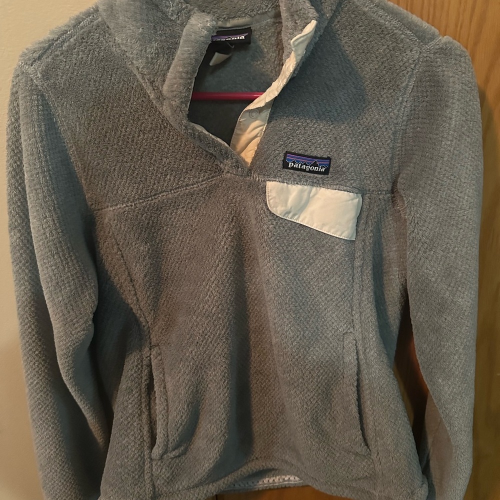 COPY - Patagonia Heathered Gray Fleece with White Accent